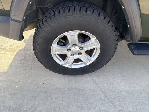 Used 2021 Jeep Wrangler Sport AWD/4WD image 10