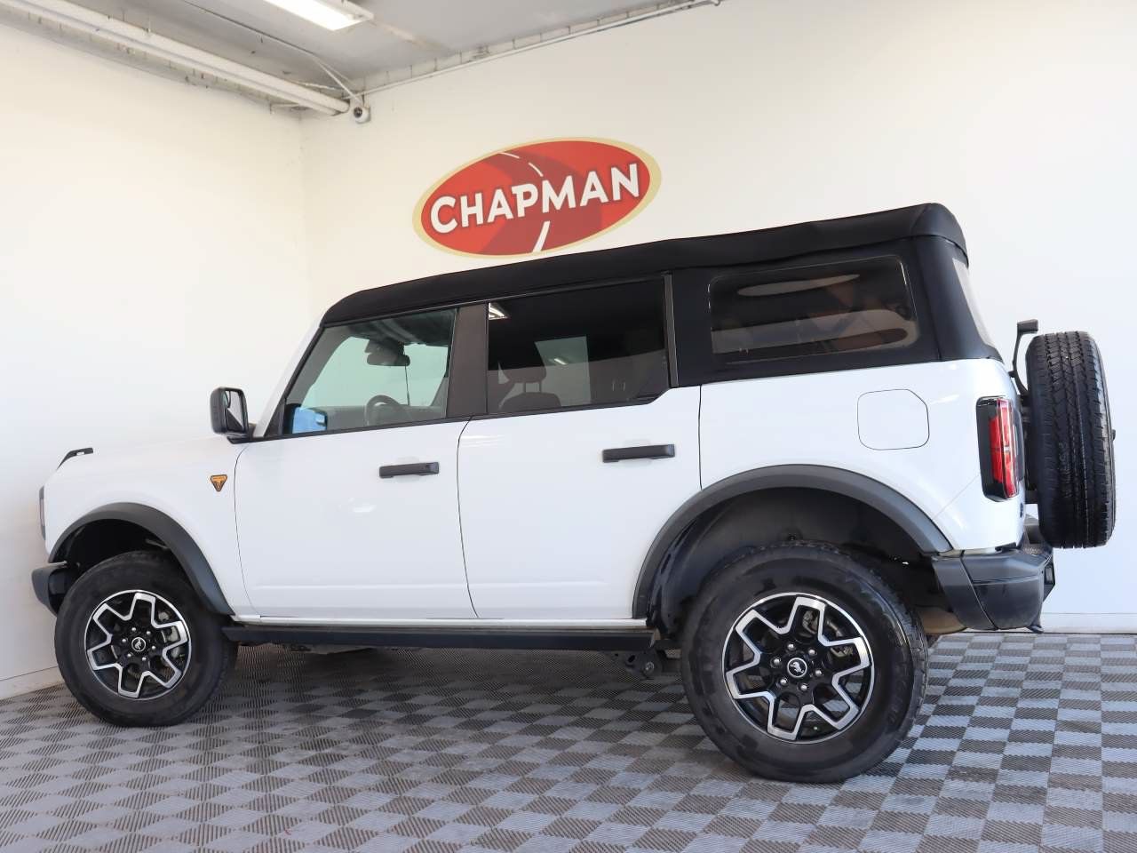 Used 2023 Ford Bronco Badlands AWD/4WD image 3