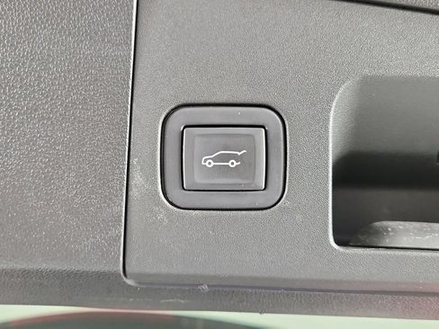 Used 2023 Cadillac XT4 Luxury FWD image 9