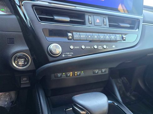 Used 2025 Lexus ES 350 w/ Premium Package image 29