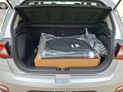 New 2026 Hyundai Venue SE image 19