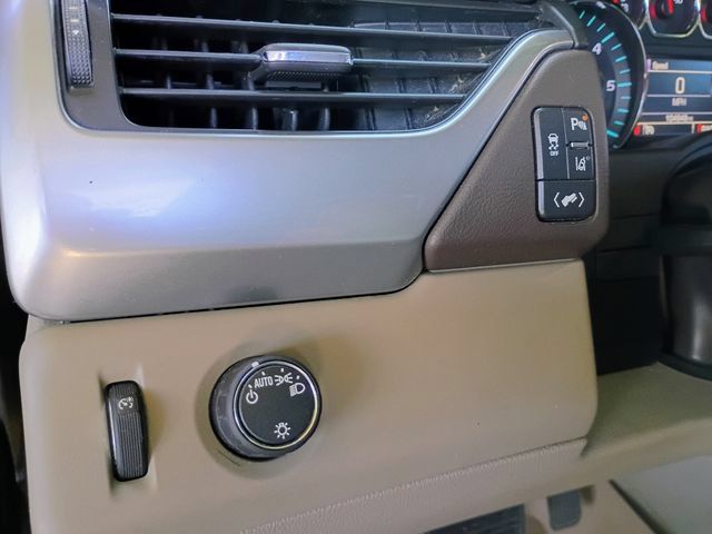 Used 2015 Chevrolet Suburban LT RWD image 23
