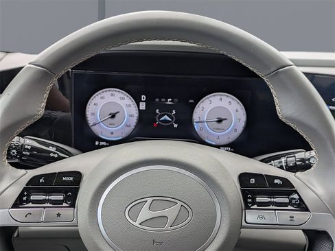 Used 2025 Hyundai Elantra SEL image 28