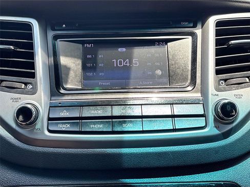 Used 2018 Hyundai Tucson SE AWD/4WD image 14