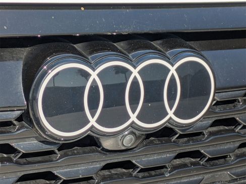 Used 2024 Audi Q8 e-tron Premium image 26