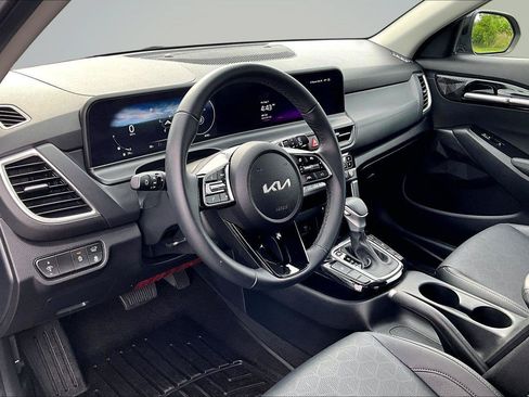Used 2025 Kia Seltos EX w/ EX Sunroof Package AWD/4WD image 15