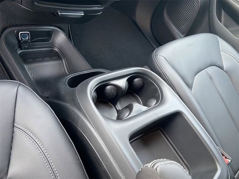 New 2026 Chrysler Pacifica Select image 20