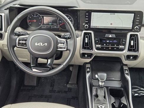 Certified 2023 Kia Sorento EX w/ Panoramic Sunroof Package FWD image 26