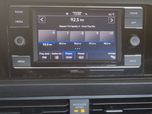 Used 2023 Volkswagen Jetta SE w/ Panoramic Sunroof Package FWD image 25