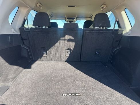 Certified 2023 Nissan Rogue SV image 32