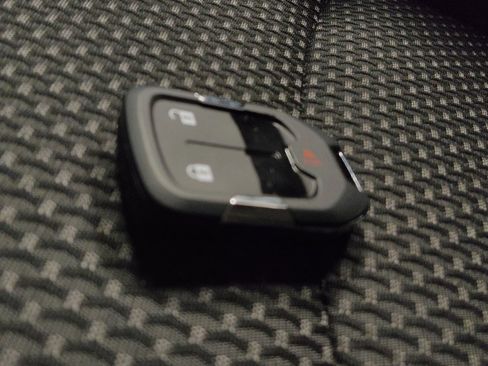 Used 2024 GMC Terrain SLE w/ Elevation Edition FWD image 32