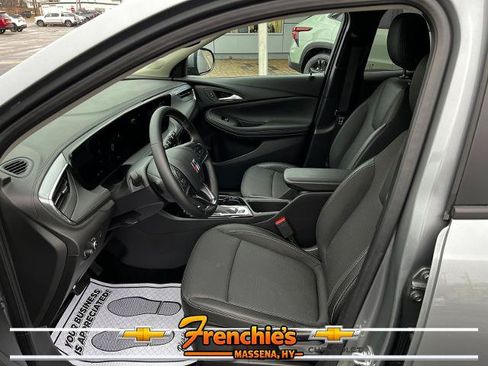 Used 2025 Buick Encore GX Preferred AWD/4WD image 29