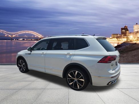 Used 2023 Volkswagen Tiguan SEL R-Line AWD/4WD image 3