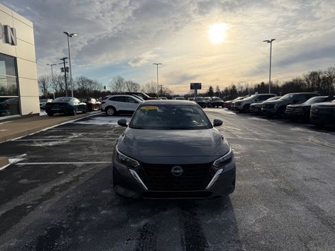 Used 2025 Nissan Sentra SV w/ Trunk Package image 3