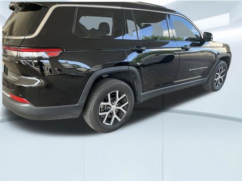 Used 2024 Jeep Grand Cherokee L Limited AWD/4WD image 2