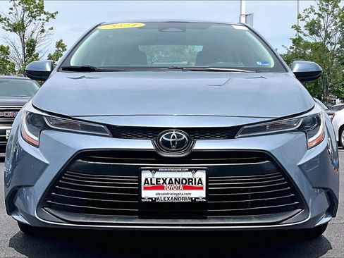 Used 2024 Toyota Corolla LE FWD image 3