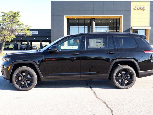 New 2025 Jeep Grand Cherokee L Altitude image 8