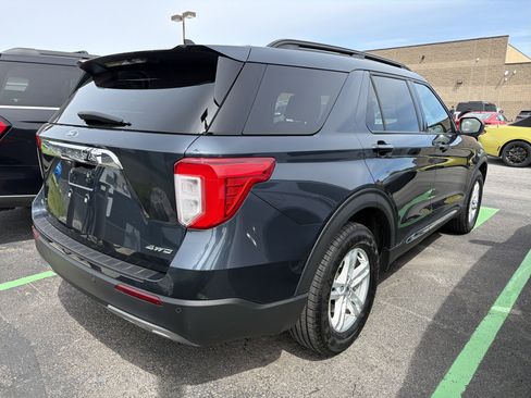 Used 2023 Ford Explorer XLT w/ Equipment Group 202A AWD/4WD image 7