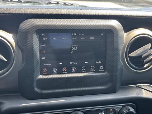 Used 2018 Jeep Wrangler Sport image 18