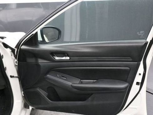 Used 2021 Nissan Altima 2.5 S FWD image 11