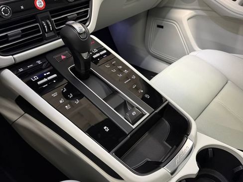 Certified 2026 Porsche Macan Turbo AWD/4WD image 24