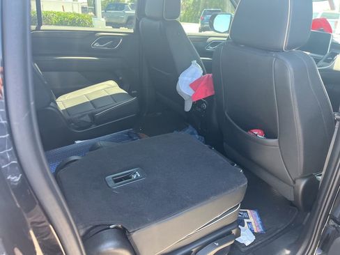 Used 2024 Chevrolet Suburban Premier RWD image 7