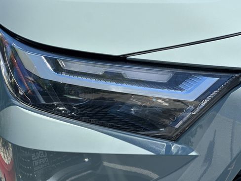 Used 2022 Toyota RAV4 XLE Premium FWD image 10