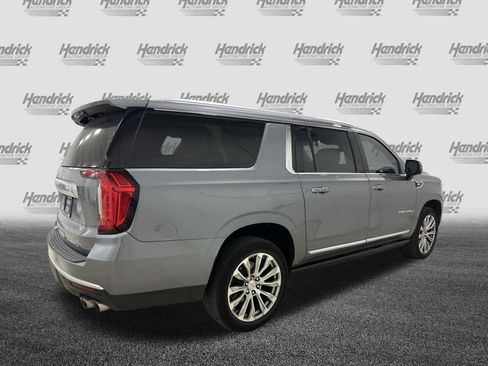 Used 2022 GMC Yukon XL Denali w/ Denali Premium Package AWD/4WD image 10