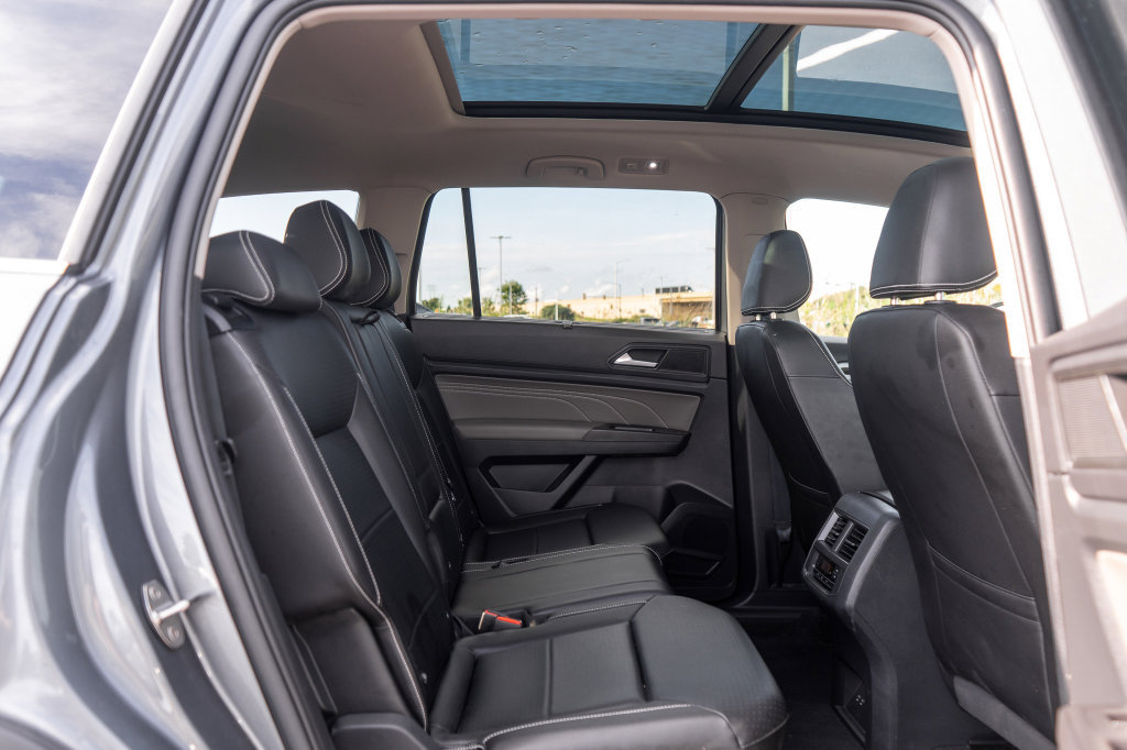 Used 2023 Volkswagen Atlas SE w/ Panoramic Sunroof Package AWD/4WD image 14