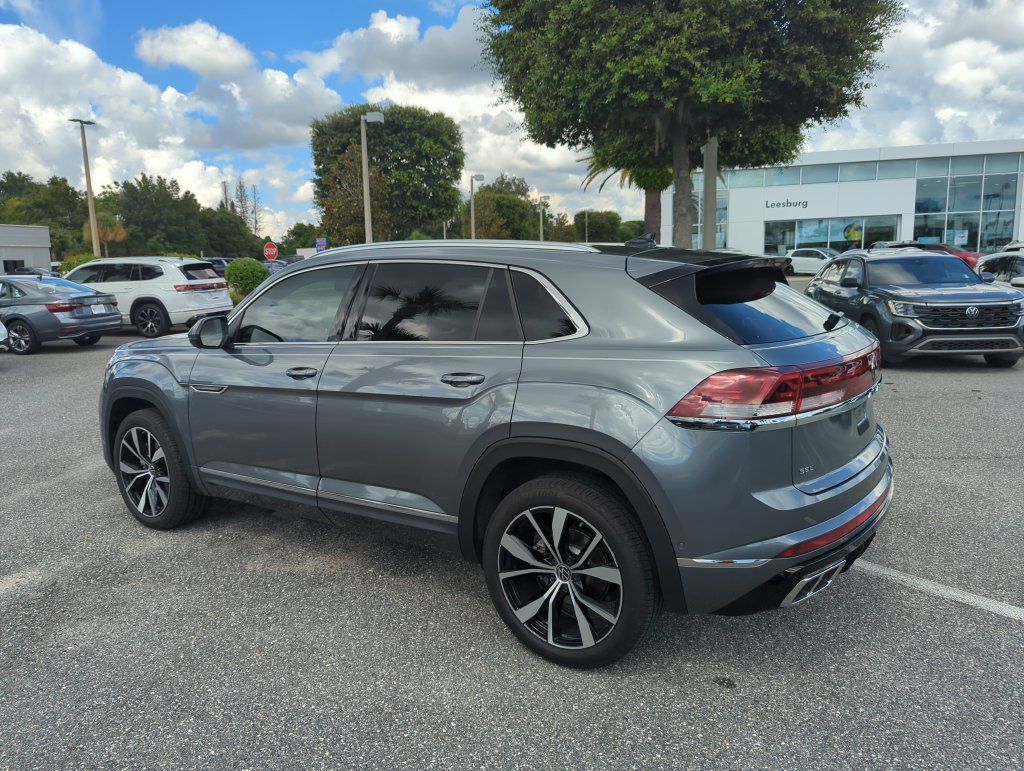Used 2024 Volkswagen Atlas Cross Sport SEL Premium R-Line AWD/4WD image 9