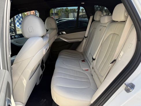 Used 2022 BMW X5 sDrive40i w/ M Sport Package RWD image 81