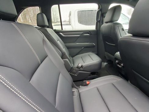 Used 2024 GMC Acadia Elevation image 6