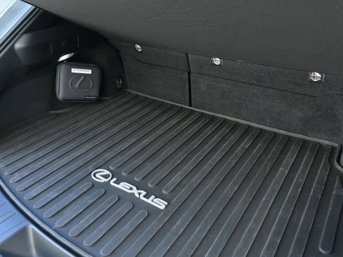 Used 2023 Lexus UX 250h F Sport FWD image 32