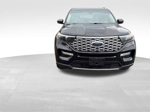 Used 2020 Ford Explorer Platinum w/ Premium Technology Package AWD/4WD image 2