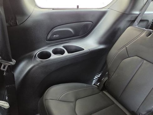 Used 2020 Chrysler Pacifica Touring-L Plus w/ Advanced Safetytec Group FWD image 33