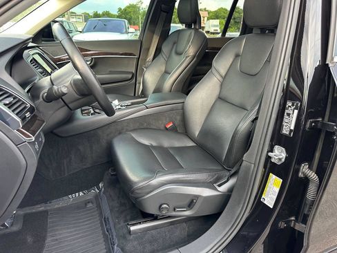 Used 2017 Volvo XC90 T6 Momentum w/ Vision Package AWD/4WD image 16