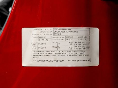 Used 2016 Volkswagen Golf R 4-Door image 65