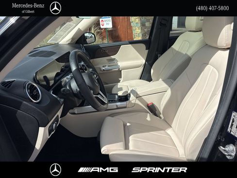 Used 2022 Mercedes-Benz GLB 250 image 10