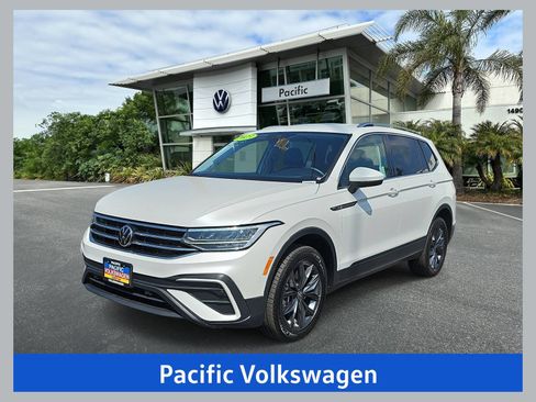 Used 2023 Volkswagen Tiguan SE FWD image 1