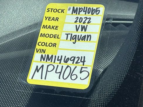 Used 2022 Volkswagen Tiguan SE R-Line FWD image 34