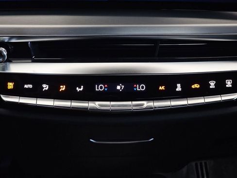 Certified 2025 Cadillac Lyriq Luxury w/ LPO, Floor Liner Package AWD/4WD image 21