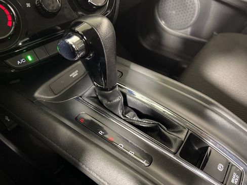 Used 2016 Honda HR-V LX image 22