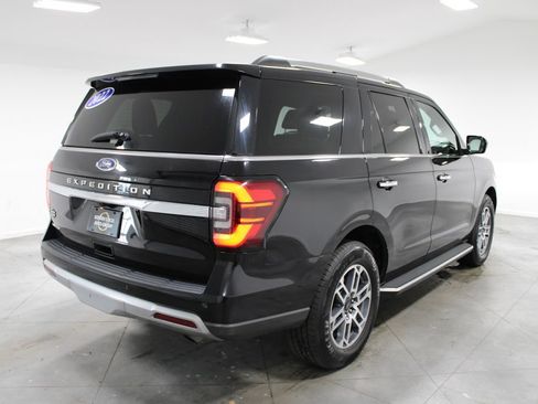 Used 2022 Ford Expedition Limited AWD/4WD image 9