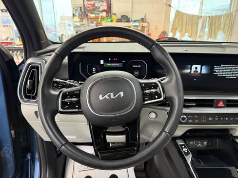 Used 2025 Kia Sorento SX Prestige image 22