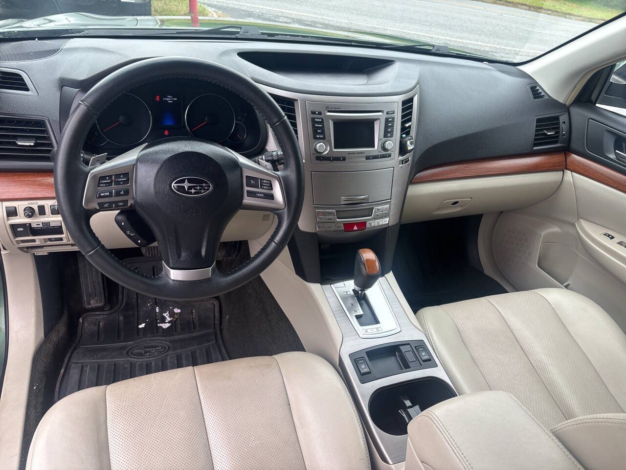 Used 2014 Subaru Outback 2.5i Limited w/ Moonroof Package AWD/4WD image 12