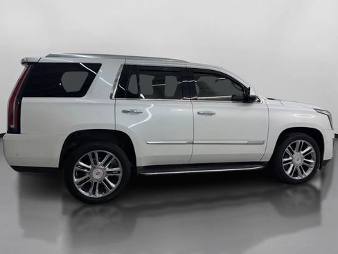 Used 2017 Cadillac Escalade Premium Luxury AWD/4WD image 11