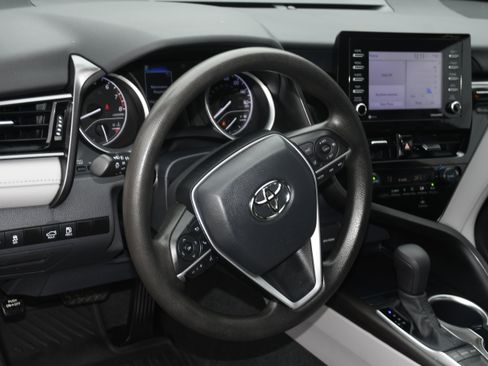 Used 2023 Toyota Camry LE image 9