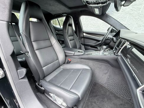 Used 2014 Porsche Panamera AWD/4WD image 41