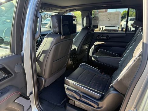 New 2026 GMC Yukon XL AT4 Ultimate AWD/4WD image 24