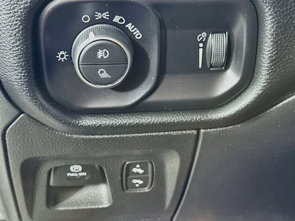 Used 2022 RAM 1500 Big Horn AWD/4WD image 23